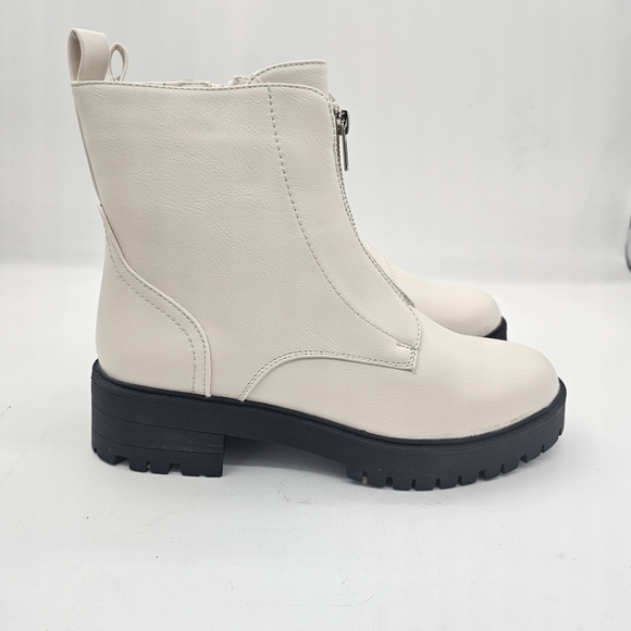 NIB New York & Company Allie Womens White Block Heel Lug Sole Zip Up Boot 10 - Picture 4 of 12
